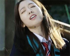 女人撒娇搞笑的图片,搞笑瞬间捕捉幸福瞬间